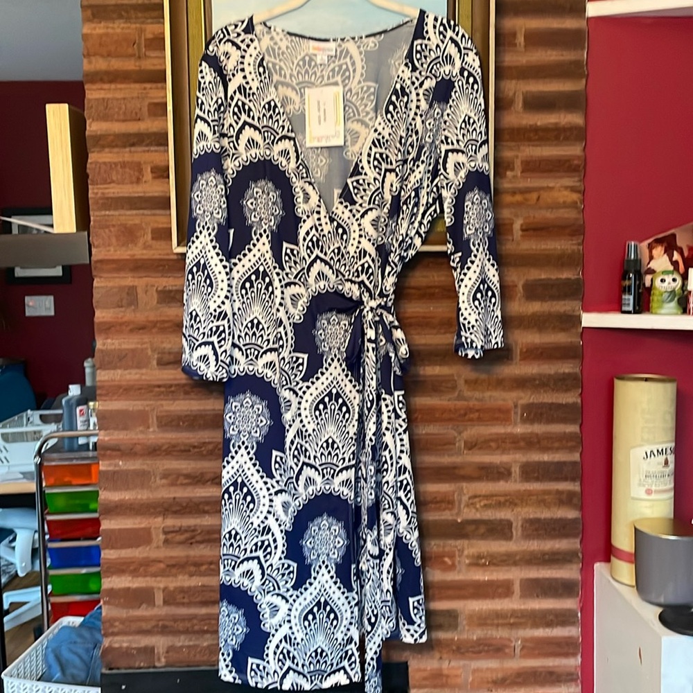 Lularoe Michelle Wrap dress NWT Slinky Material
